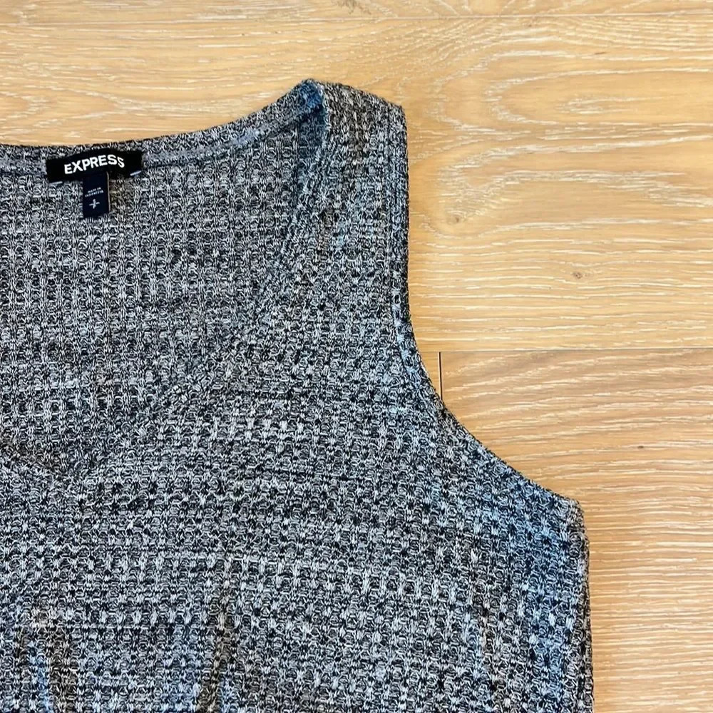 Express Gray Knit Tank Top Deep V Tie Waist Casual Top Sweater Shirt Size Small - Picture 4 of 7